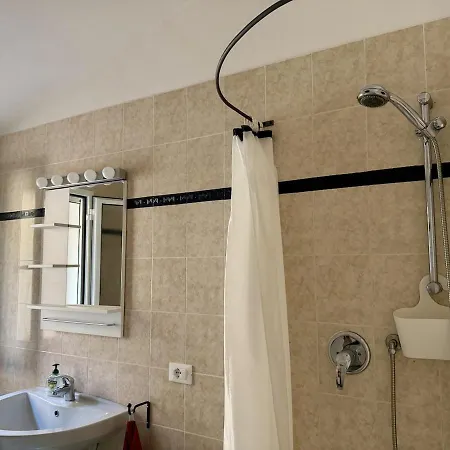 Host4u - Cozy Retreat At House Don Camillo, In Trincheri Apartamento