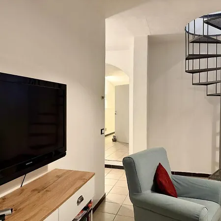 Apartamento Host4u - Cozy Retreat At House Don Camillo, In Trincheri Bellissimi